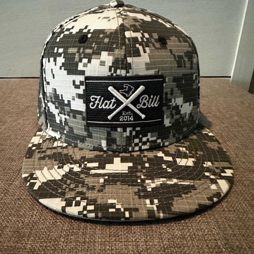 FlatBill digital camo grey and white